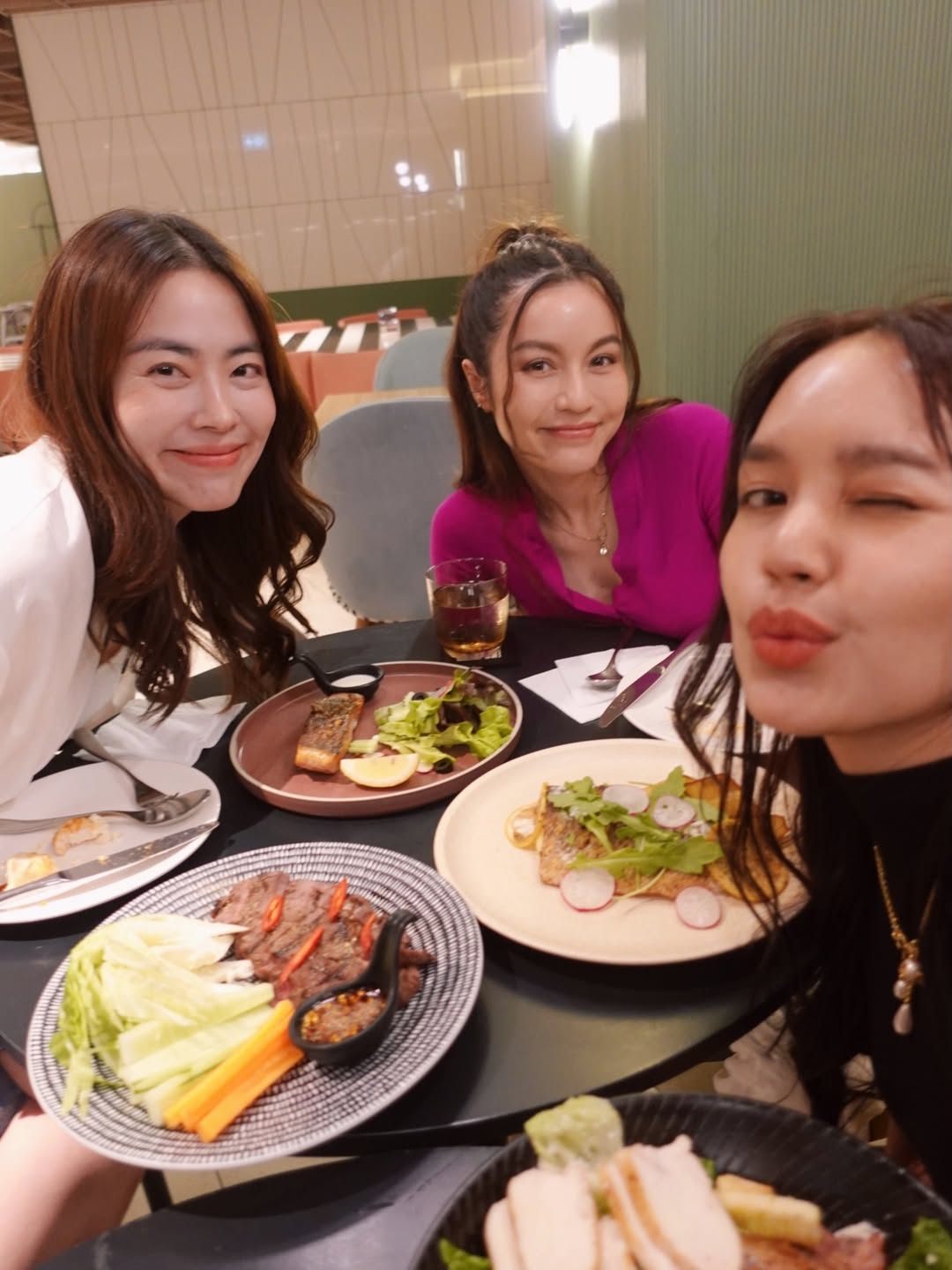 เอ๋ - มณีรัตน์ คำอ้วน