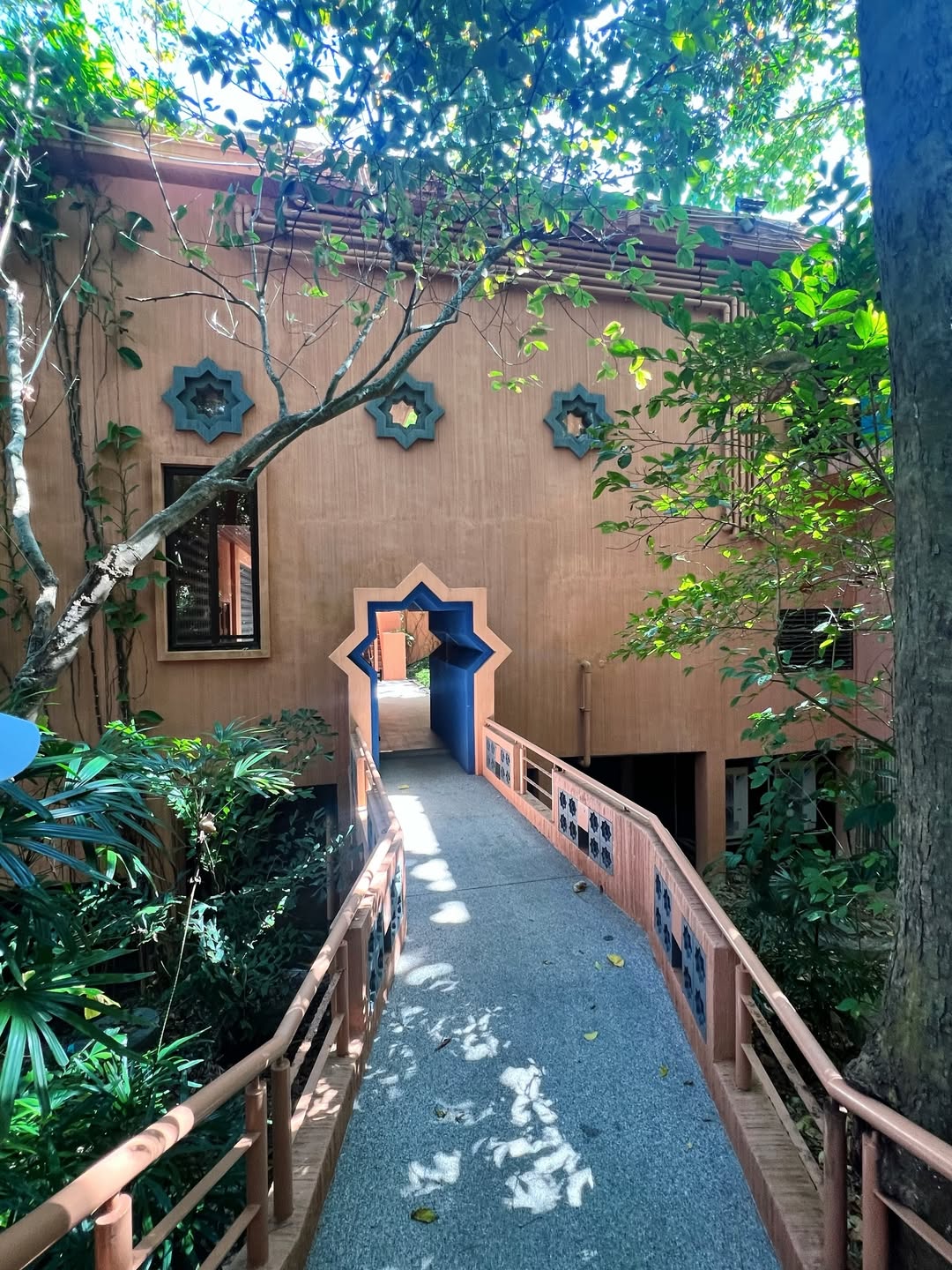 เอ๋ - มณีรัตน์ คำอ้วน