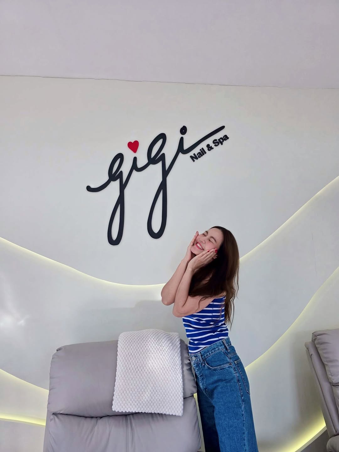 เอ๋ - มณีรัตน์ คำอ้วน