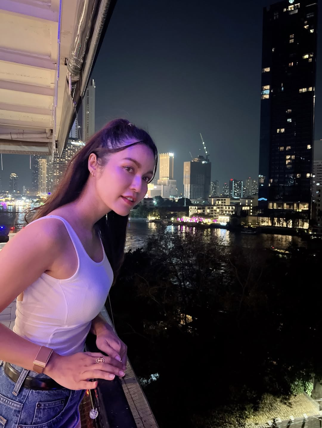 เอ๋ - มณีรัตน์ คำอ้วน