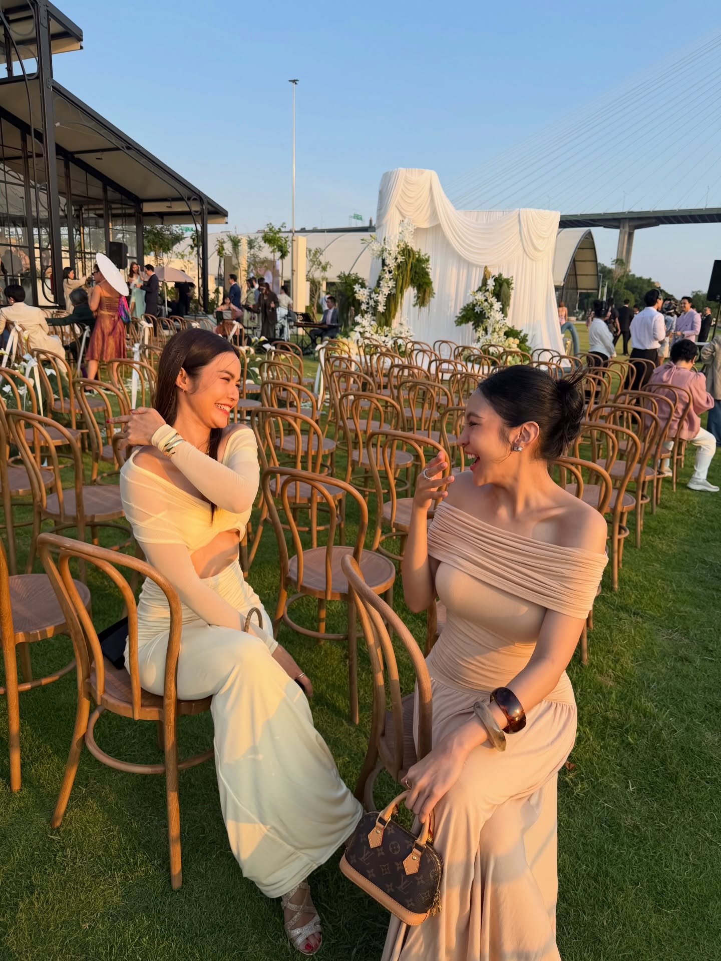 เอ๋ - มณีรัตน์ คำอ้วน