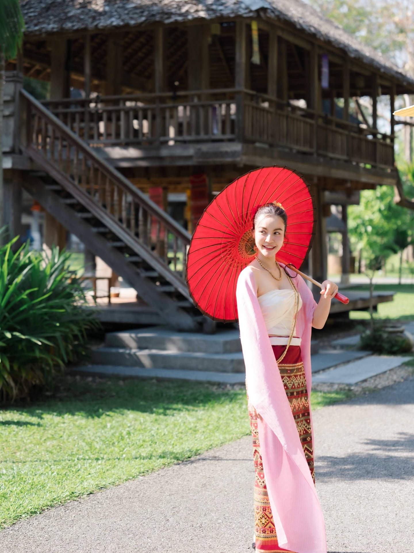 เอ๋ - มณีรัตน์ คำอ้วน