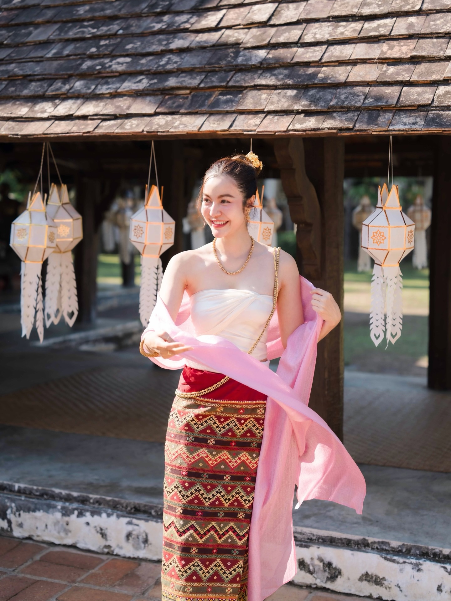 เอ๋ - มณีรัตน์ คำอ้วน