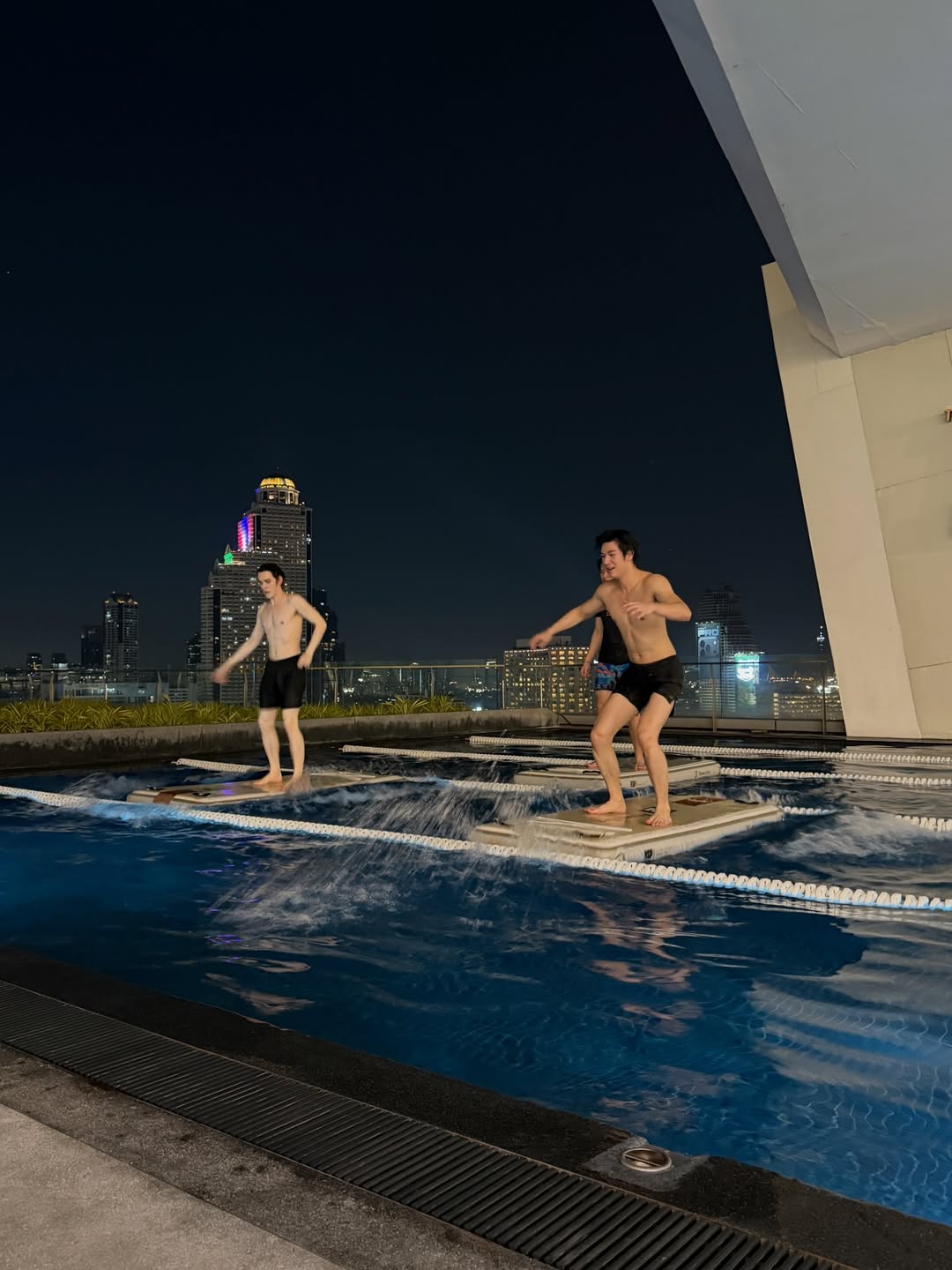 แบงค์ - มณฑป เหมตาล