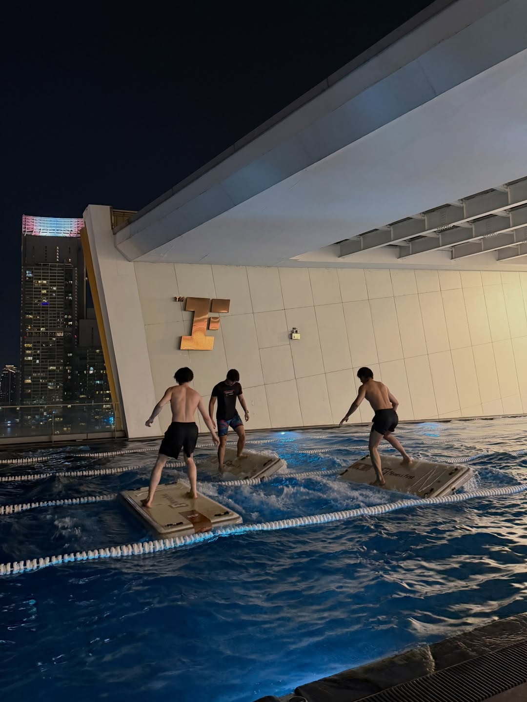 แบงค์ - มณฑป เหมตาล