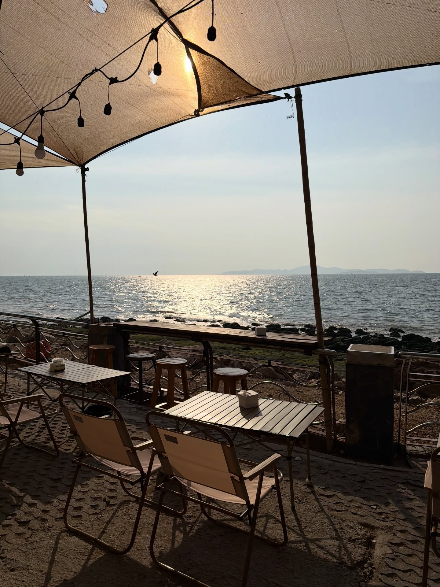 แบงค์ - มณฑป เหมตาล