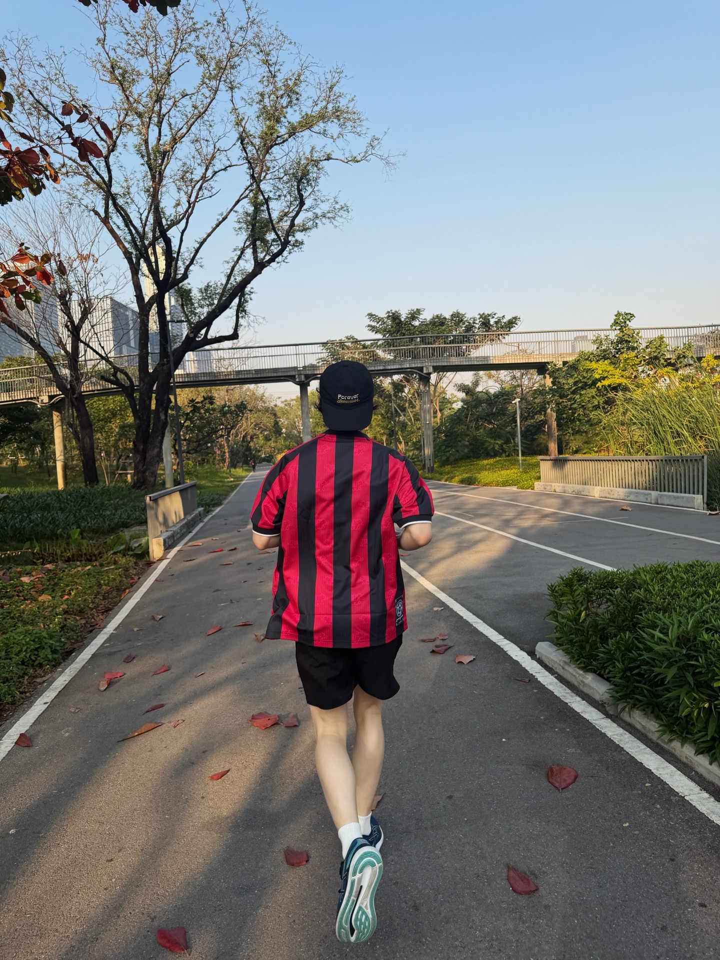 แบงค์ - มณฑป เหมตาล