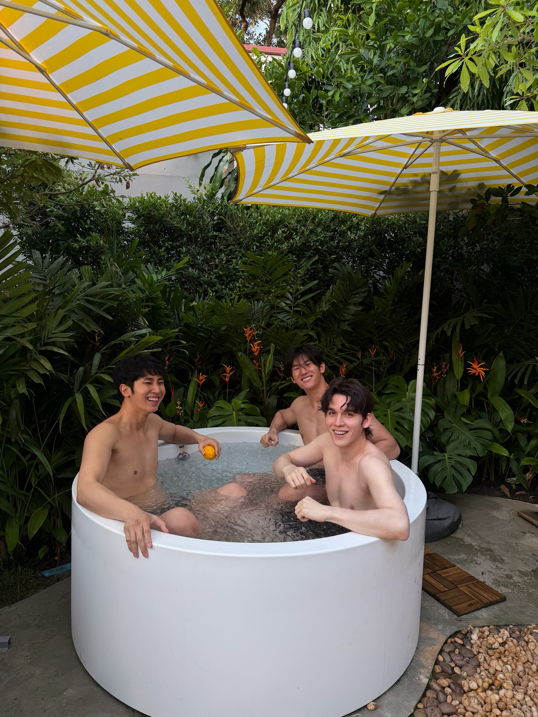 แบงค์ - มณฑป เหมตาล