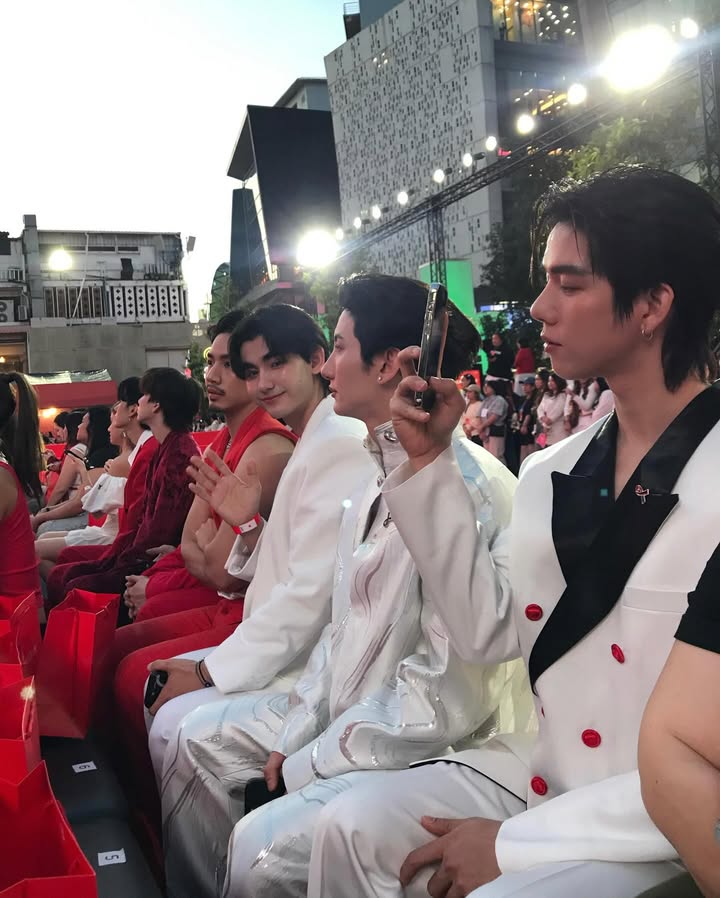 เดรก - สัตบุตร แลดิกี