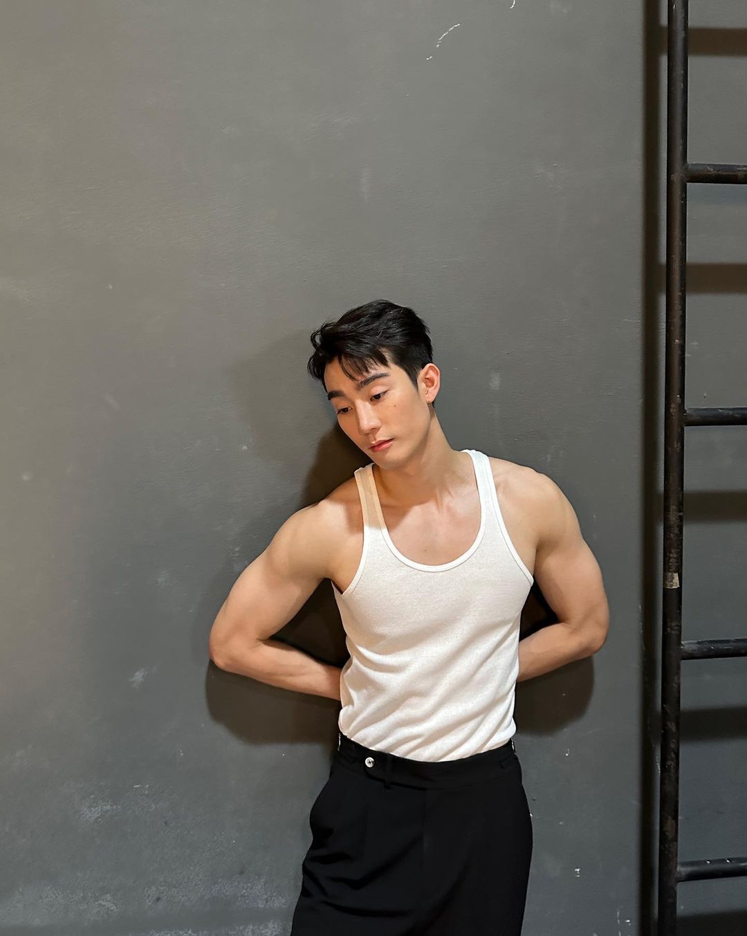 ฟอส - จิรัชพงศ์ ศรีแสง