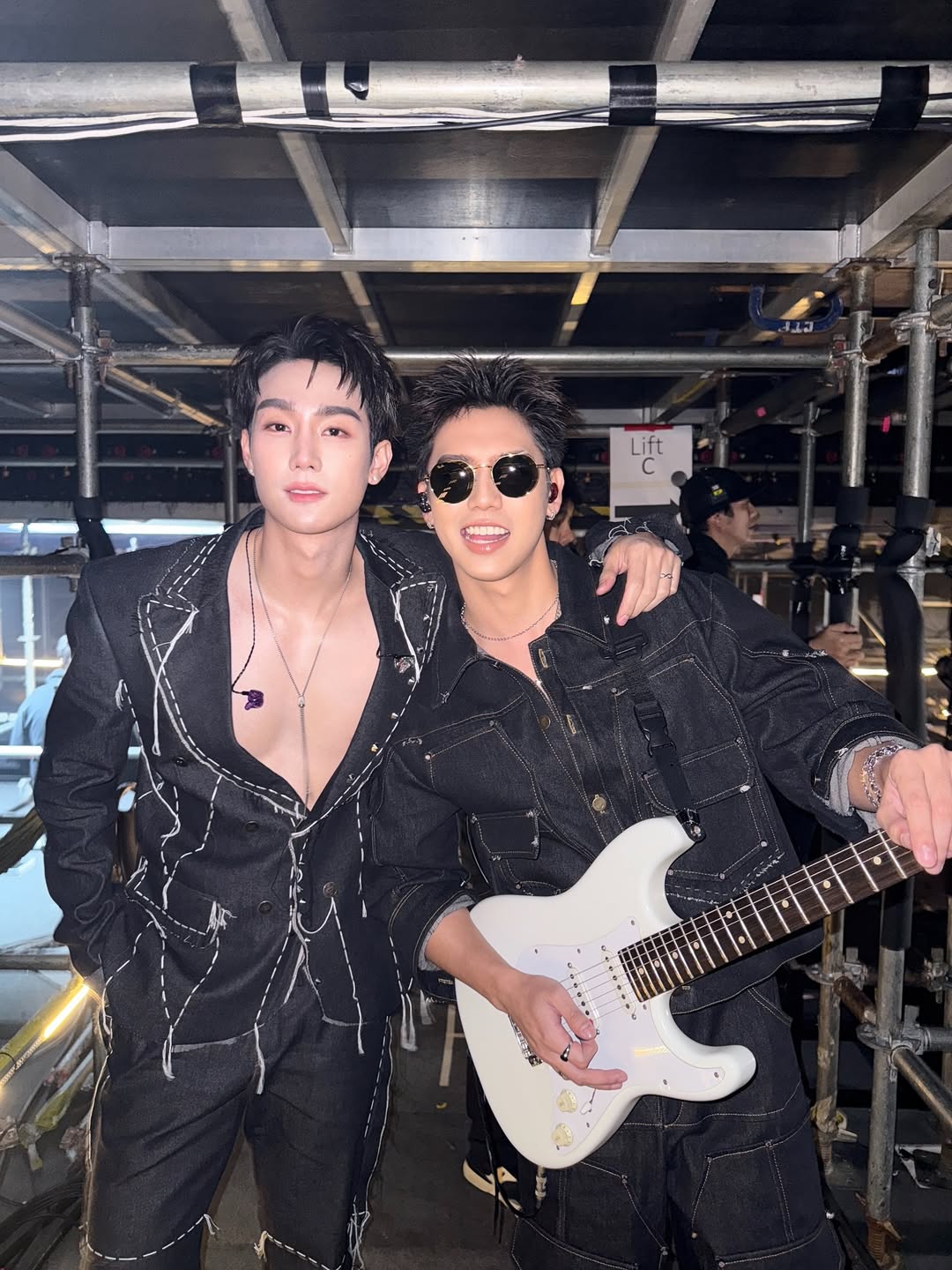 ฟอส - จิรัชพงศ์ ศรีแสง