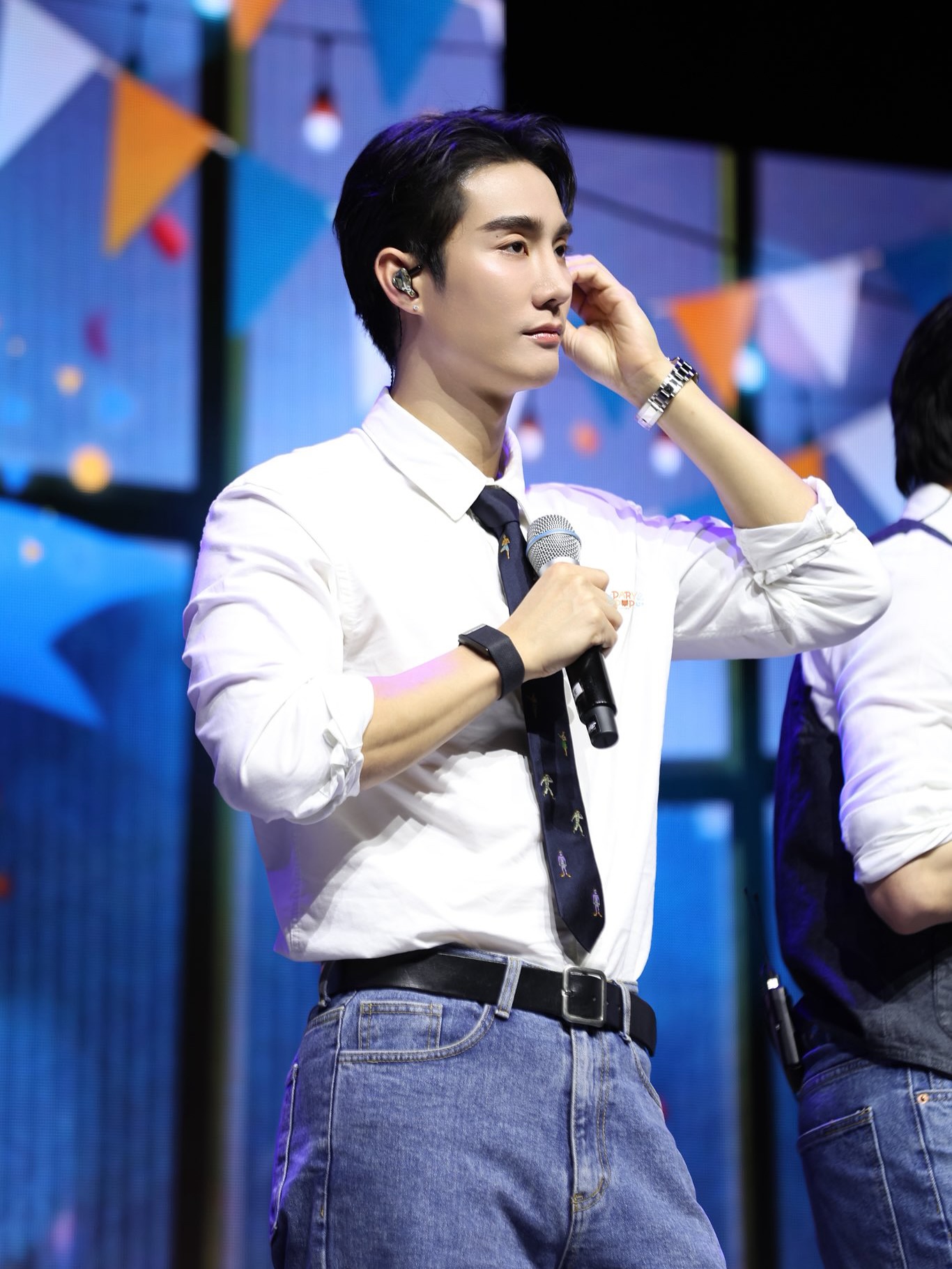 ฟอส - จิรัชพงศ์ ศรีแสง