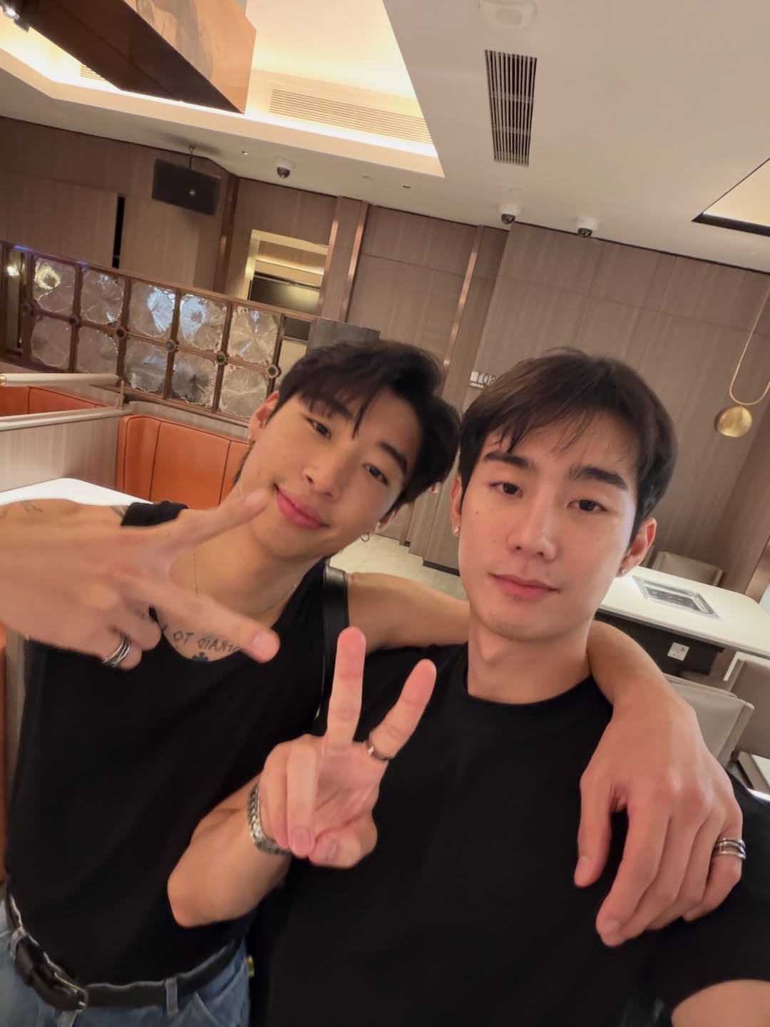 ฟอส - จิรัชพงศ์ ศรีแสง