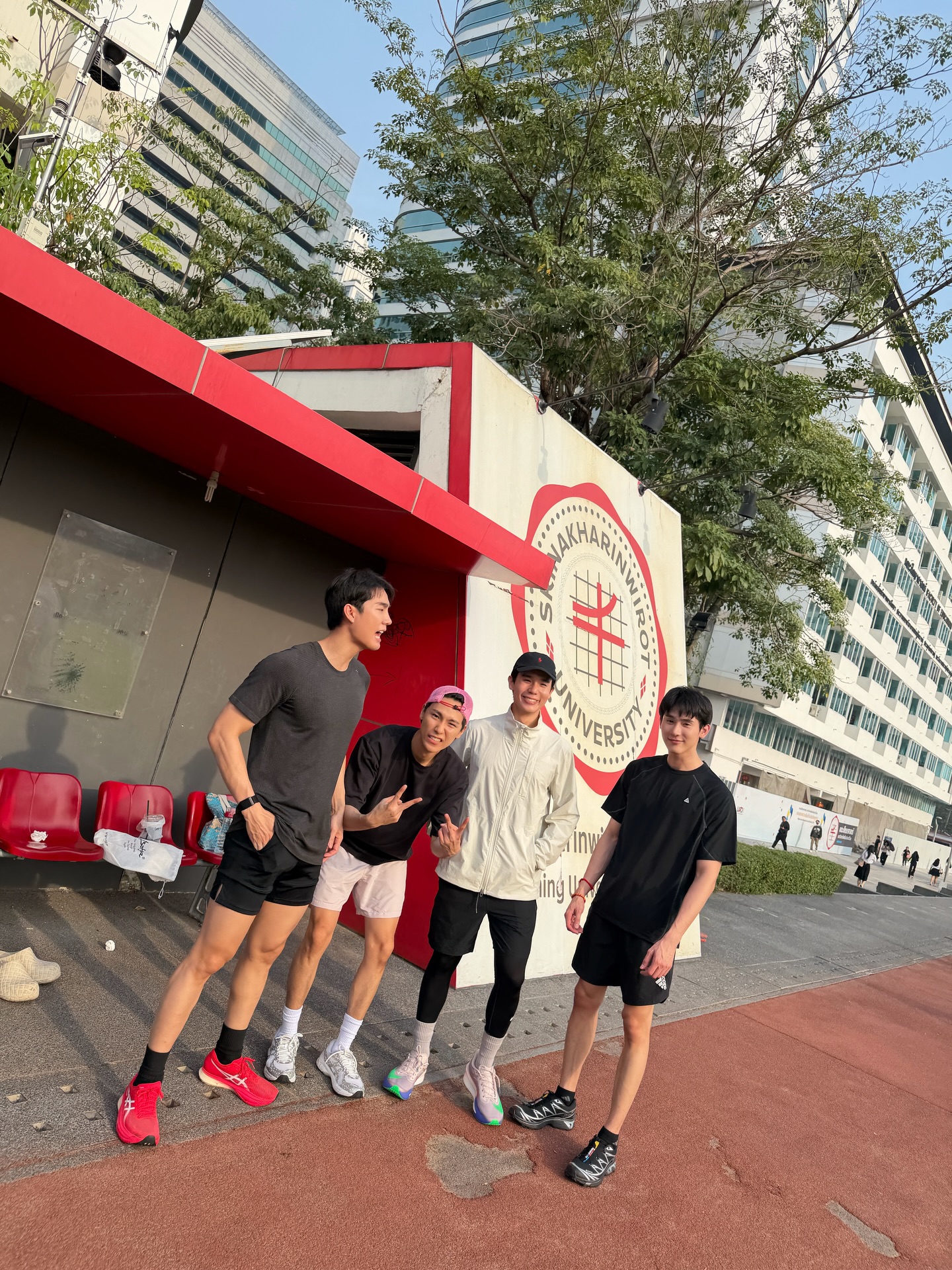 ฟอส - จิรัชพงศ์ ศรีแสง