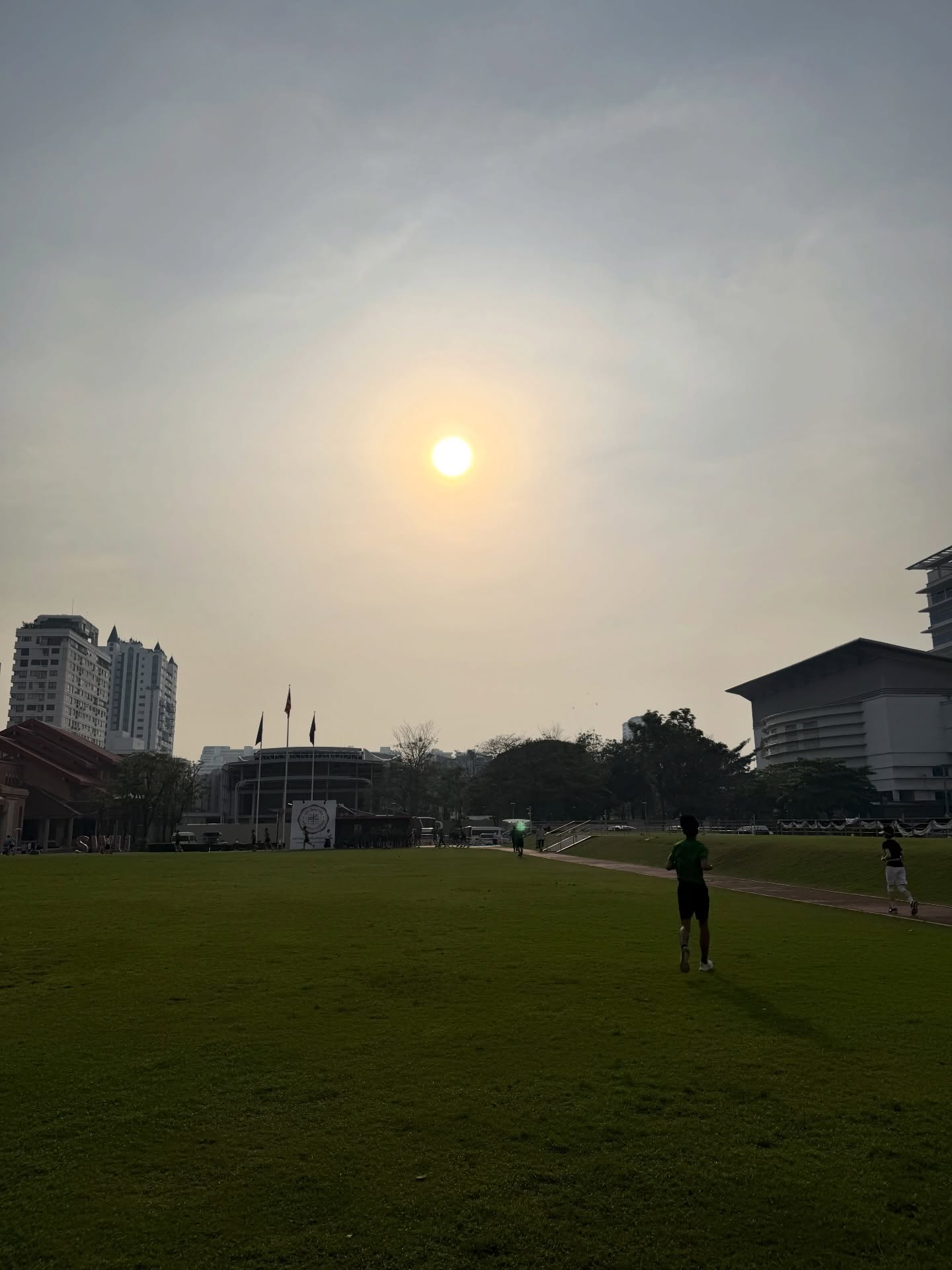 ฟอส - จิรัชพงศ์ ศรีแสง