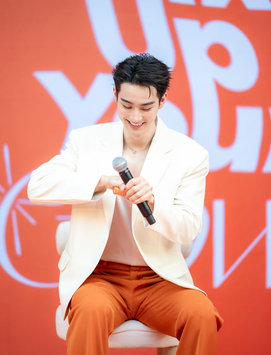 ฟอส - จิรัชพงศ์ ศรีแสง