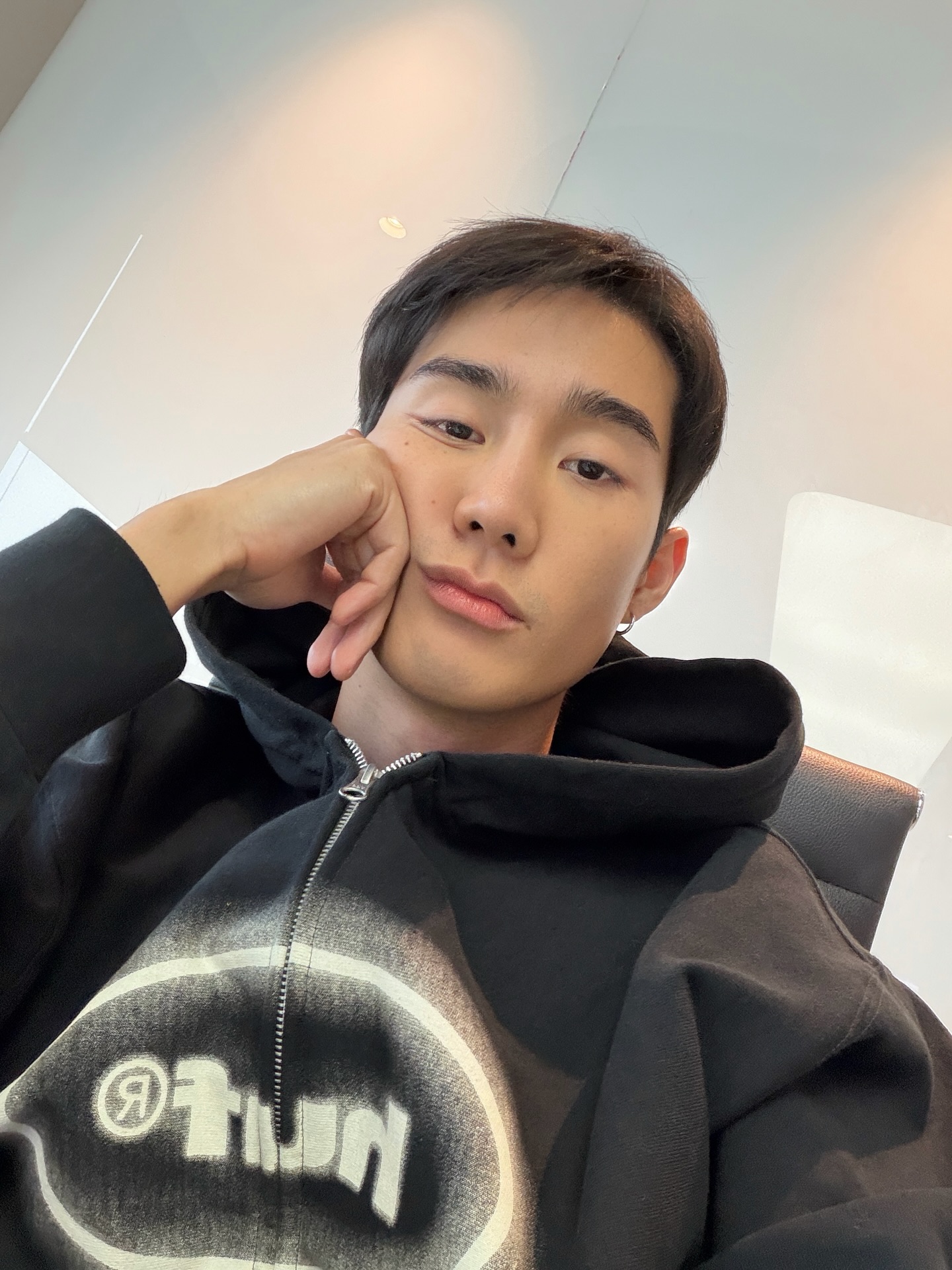 ฟอส - จิรัชพงศ์ ศรีแสง