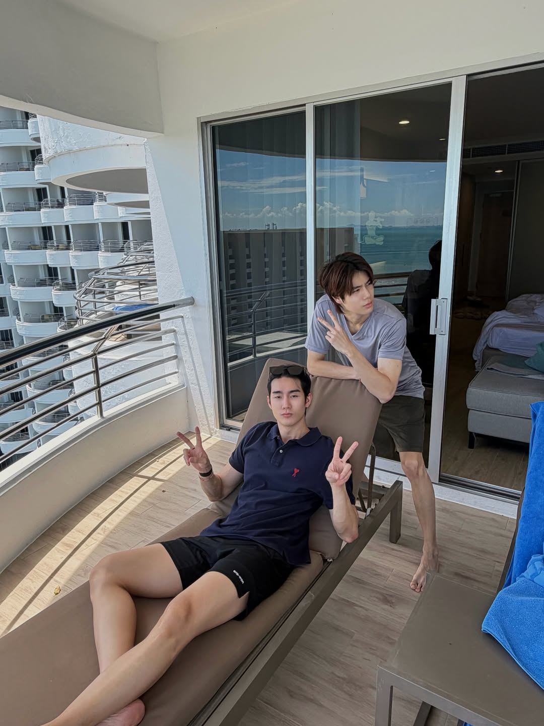 ฟอส - จิรัชพงศ์ ศรีแสง