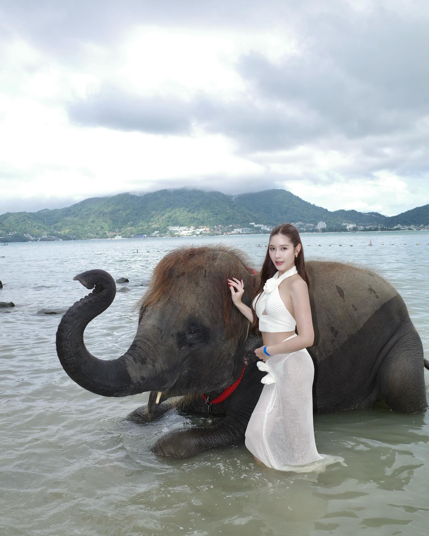 ร็อค - ขวัญลดา รุ่งโรจน์อำภา