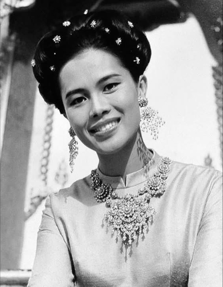 ร็อค - ขวัญลดา รุ่งโรจน์อำภา