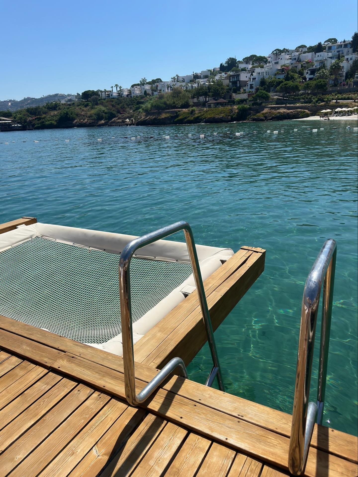 ร็อค - ขวัญลดา รุ่งโรจน์อำภา