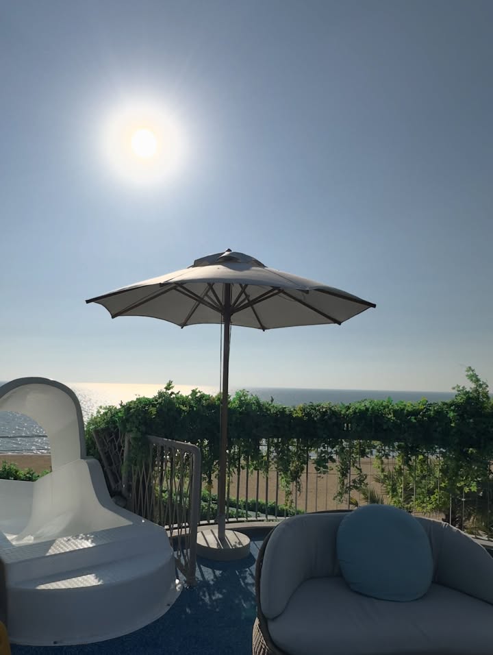 ร็อค - ขวัญลดา รุ่งโรจน์อำภา