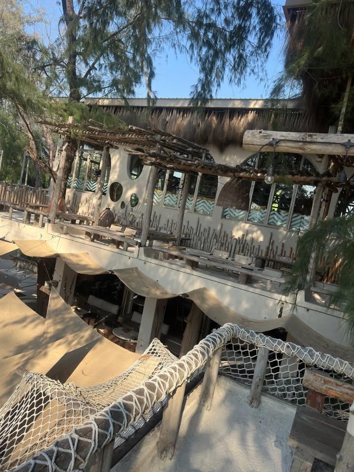 ร็อค - ขวัญลดา รุ่งโรจน์อำภา