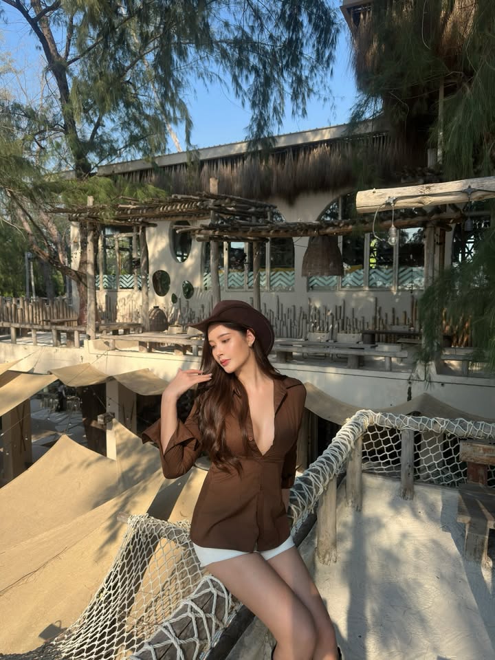 ร็อค - ขวัญลดา รุ่งโรจน์อำภา