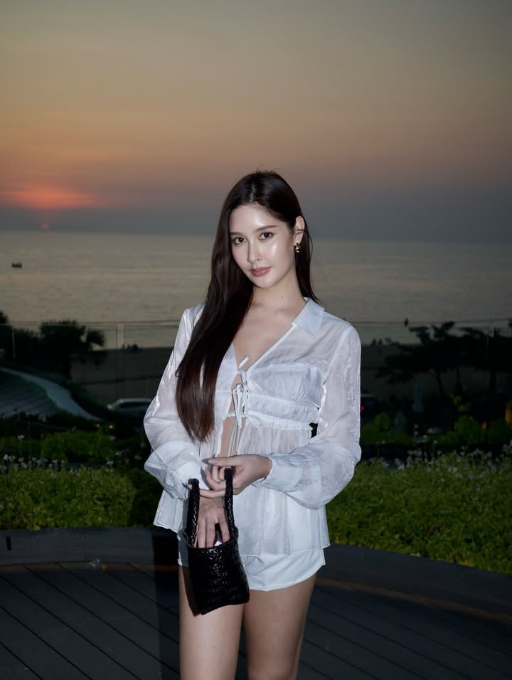 ร็อค - ขวัญลดา รุ่งโรจน์อำภา