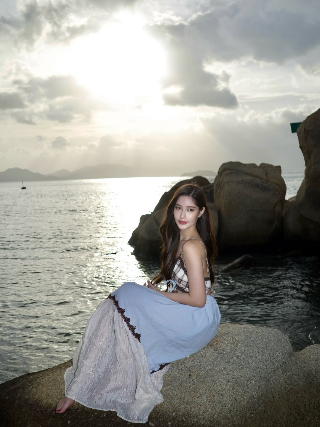 ร็อค - ขวัญลดา รุ่งโรจน์อำภา