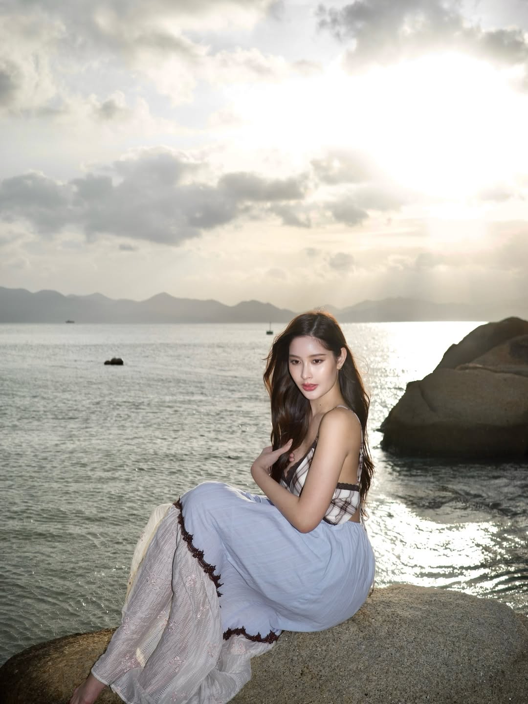 ร็อค - ขวัญลดา รุ่งโรจน์อำภา