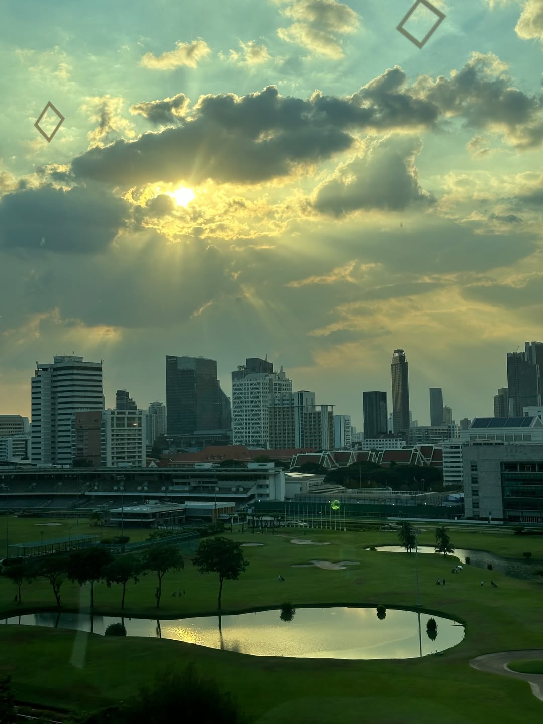 ร็อค - ขวัญลดา รุ่งโรจน์อำภา