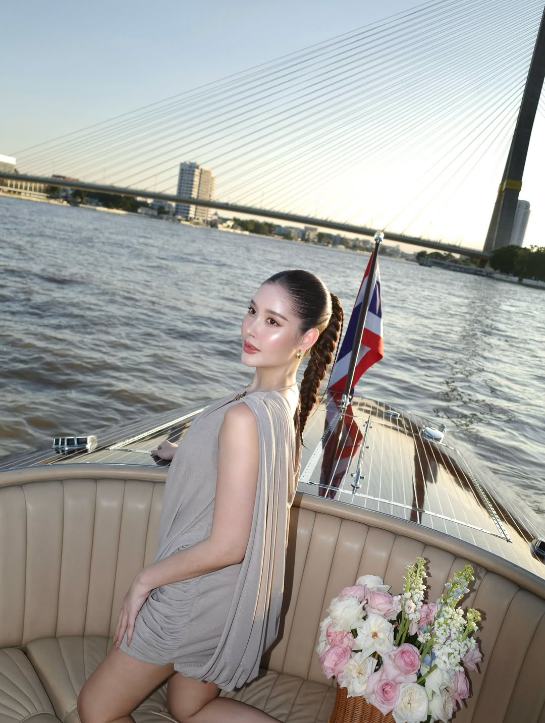 ร็อค - ขวัญลดา รุ่งโรจน์อำภา