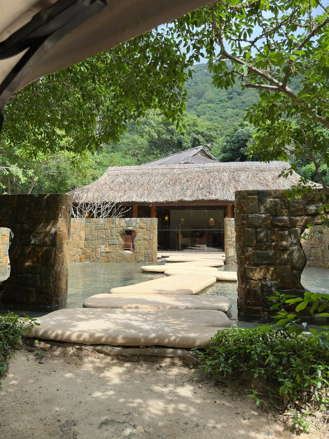 ร็อค - ขวัญลดา รุ่งโรจน์อำภา