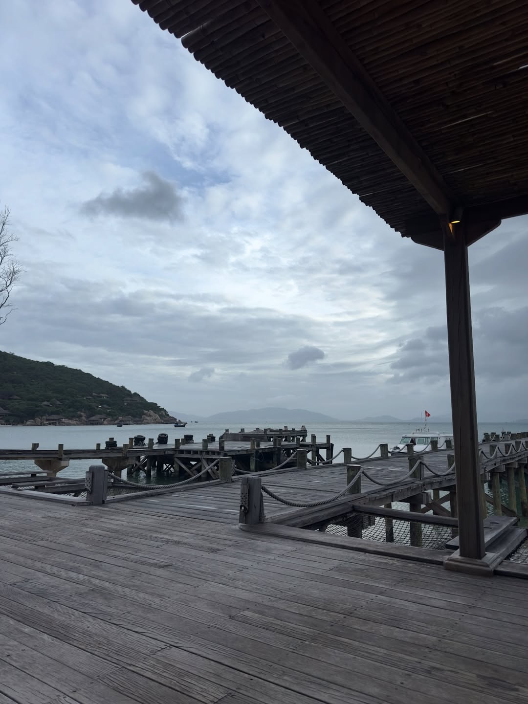 ร็อค - ขวัญลดา รุ่งโรจน์อำภา