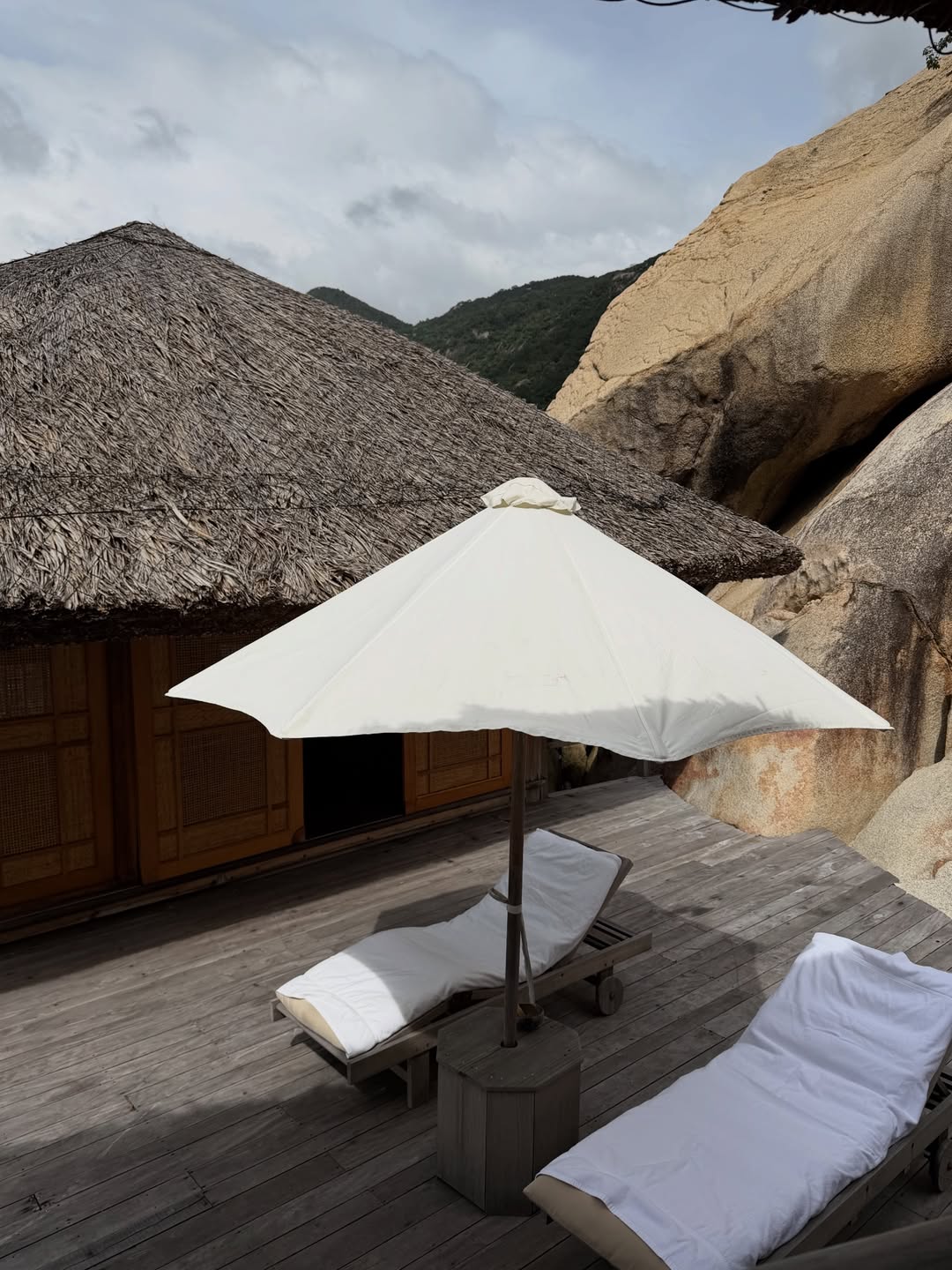 ร็อค - ขวัญลดา รุ่งโรจน์อำภา