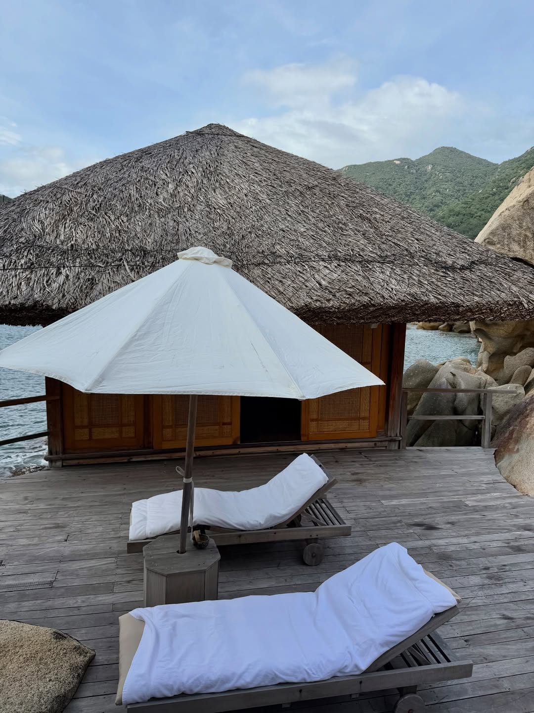 ร็อค - ขวัญลดา รุ่งโรจน์อำภา