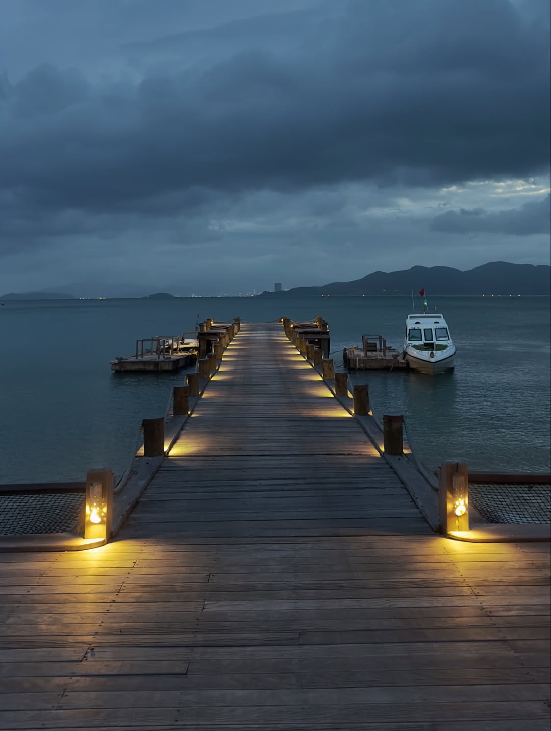 ร็อค - ขวัญลดา รุ่งโรจน์อำภา