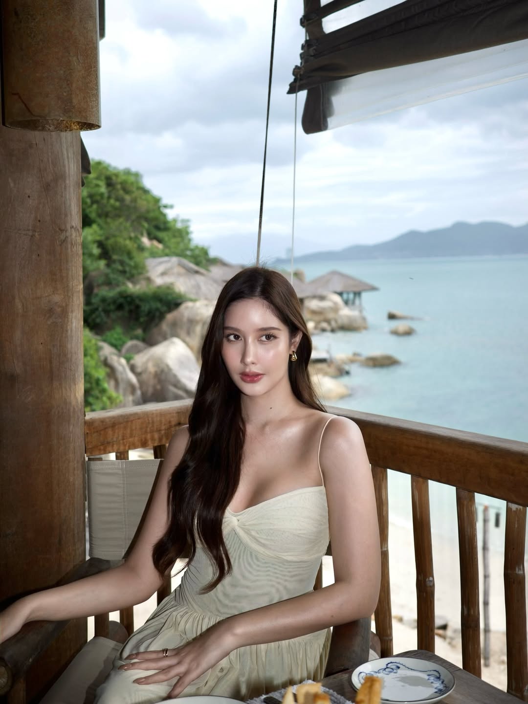 ร็อค - ขวัญลดา รุ่งโรจน์อำภา