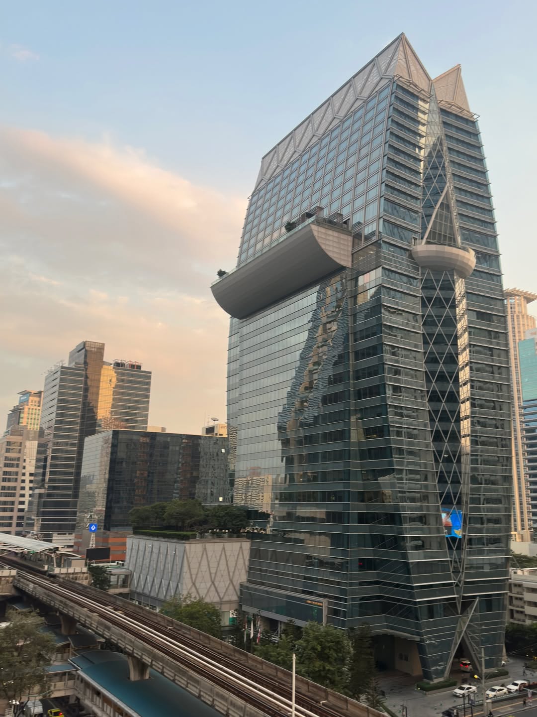 ร็อค - ขวัญลดา รุ่งโรจน์อำภา