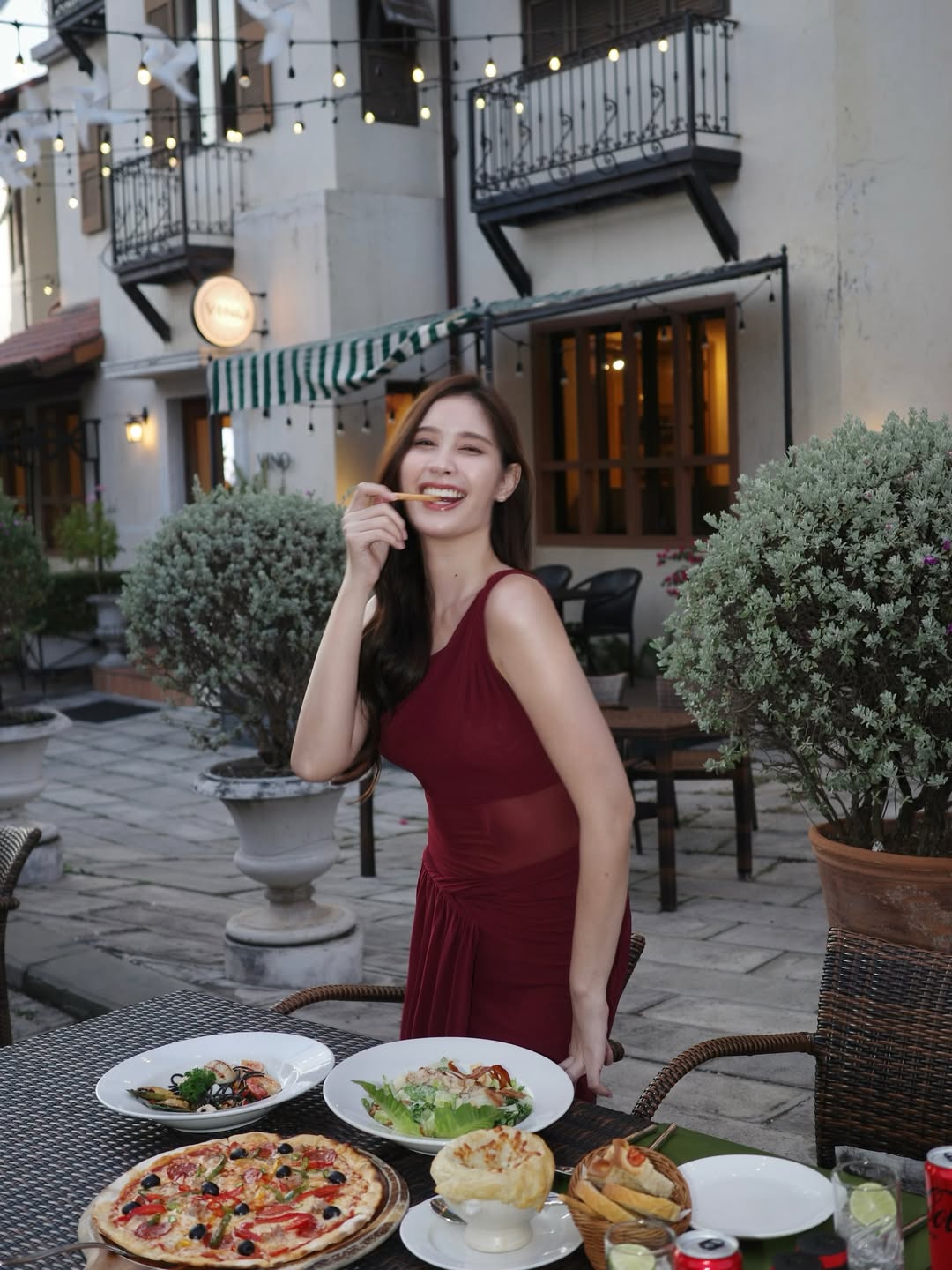 ร็อค - ขวัญลดา รุ่งโรจน์อำภา