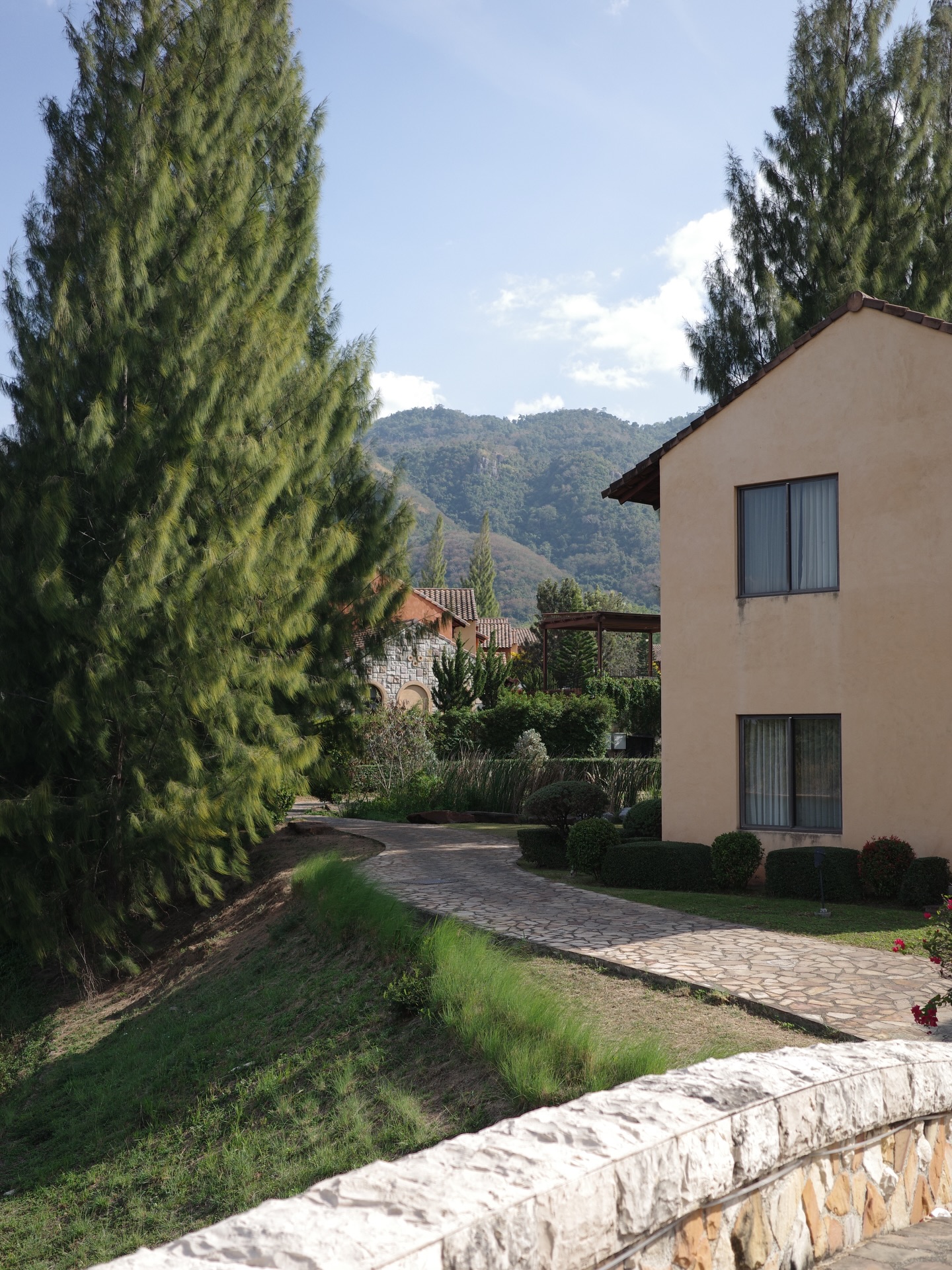 ร็อค - ขวัญลดา รุ่งโรจน์อำภา