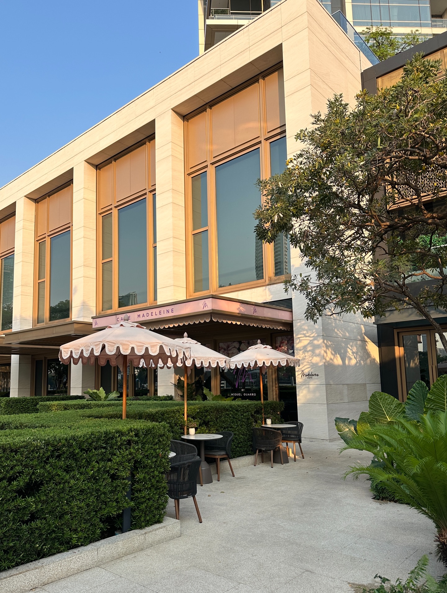 ร็อค - ขวัญลดา รุ่งโรจน์อำภา