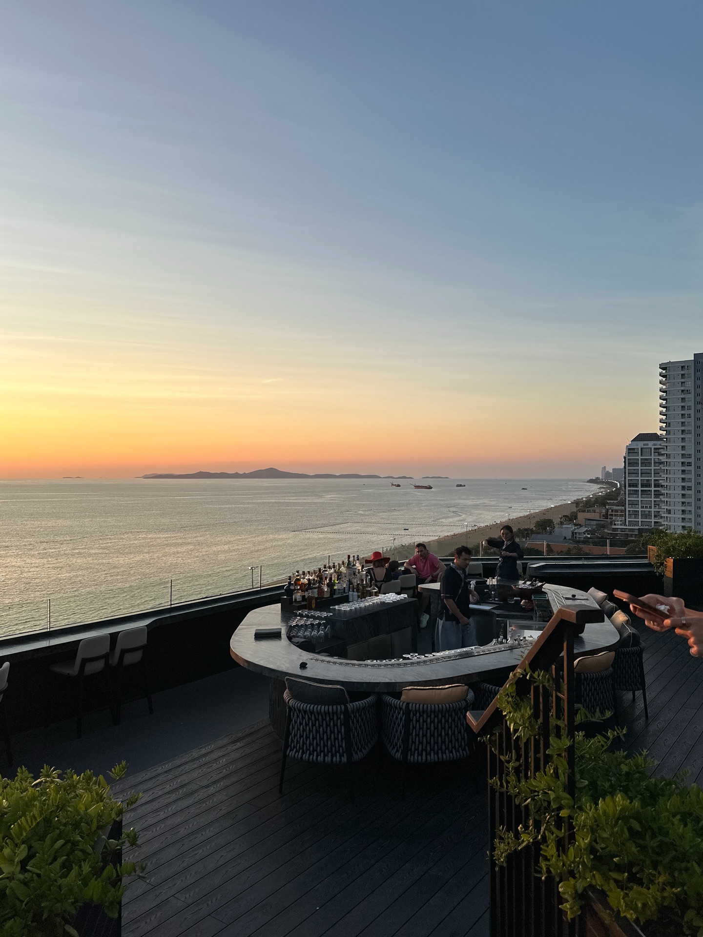 ร็อค - ขวัญลดา รุ่งโรจน์อำภา