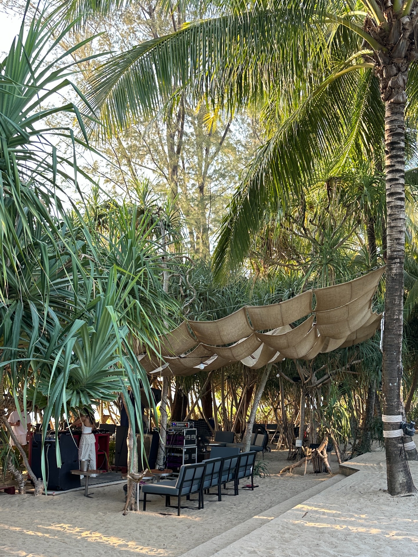 ร็อค - ขวัญลดา รุ่งโรจน์อำภา