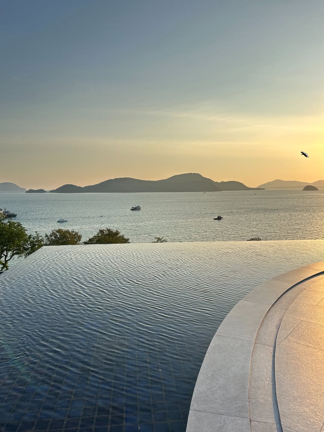 ร็อค - ขวัญลดา รุ่งโรจน์อำภา