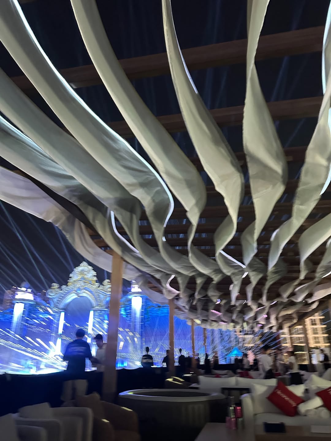 ร็อค - ขวัญลดา รุ่งโรจน์อำภา