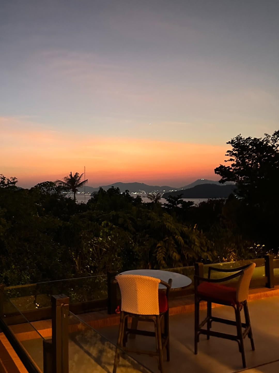 ร็อค - ขวัญลดา รุ่งโรจน์อำภา