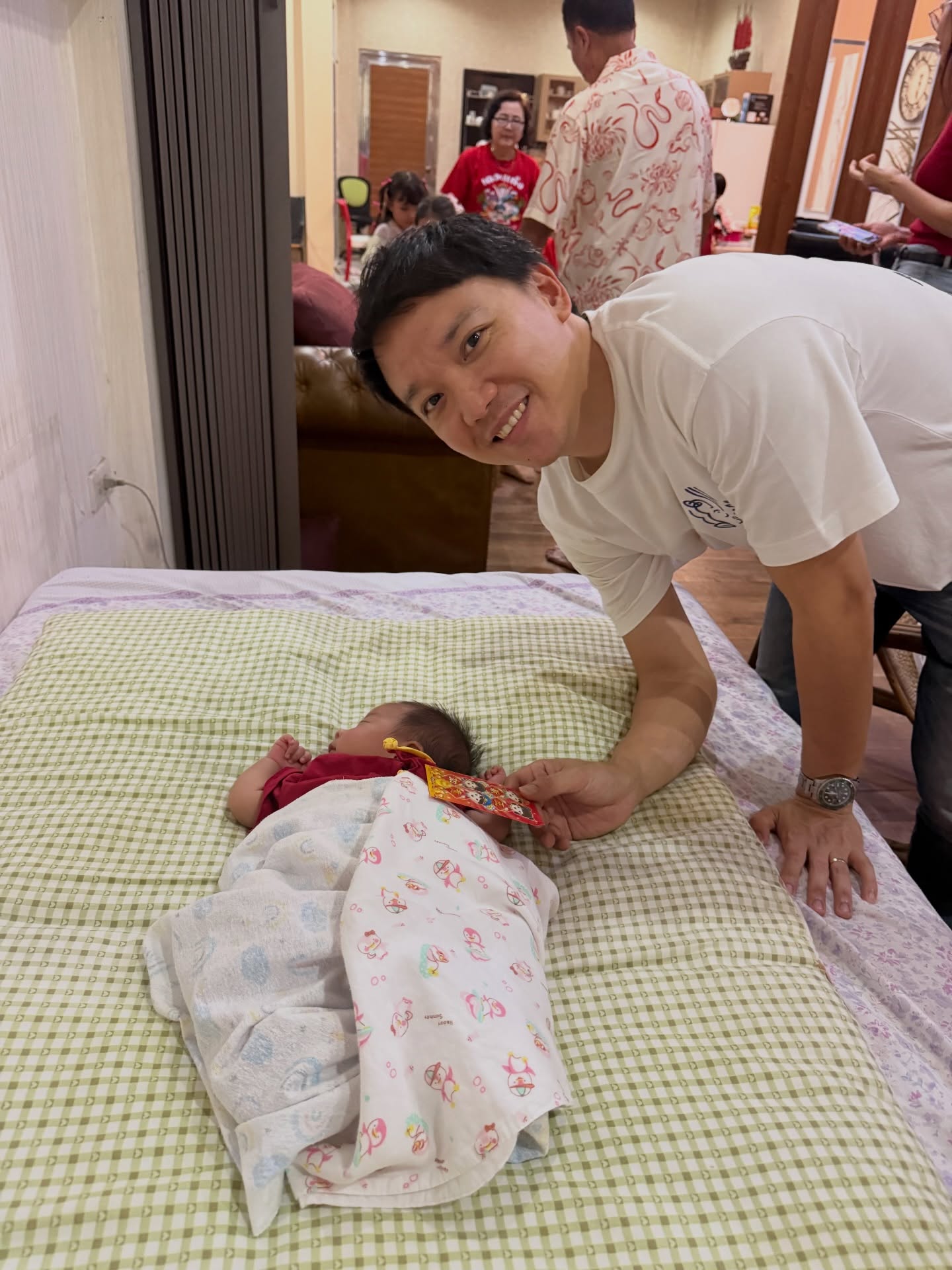 ไบรท์ - วิชเวช เอื้ออำพน