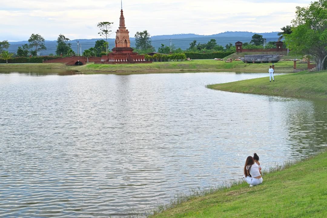 ซาร่า - นลิน โฮเลอร์